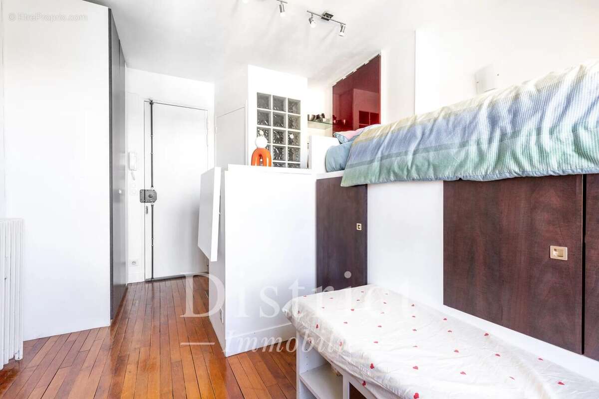 Appartement à PARIS-7E