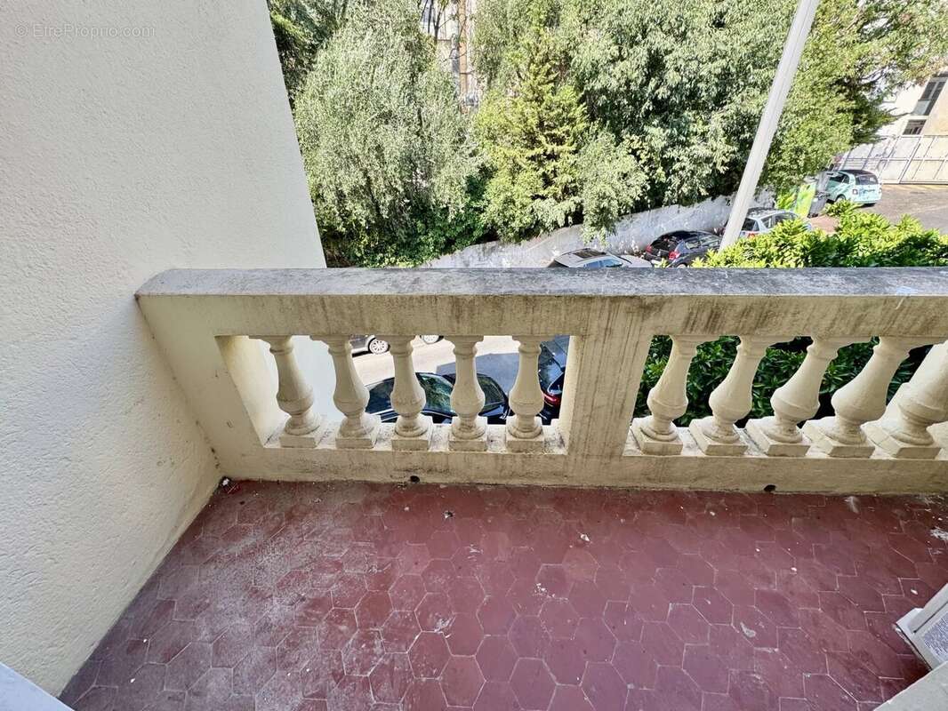 Cannes vente 2 pièces au calme absolu dans maison bourgeoise - photo 5