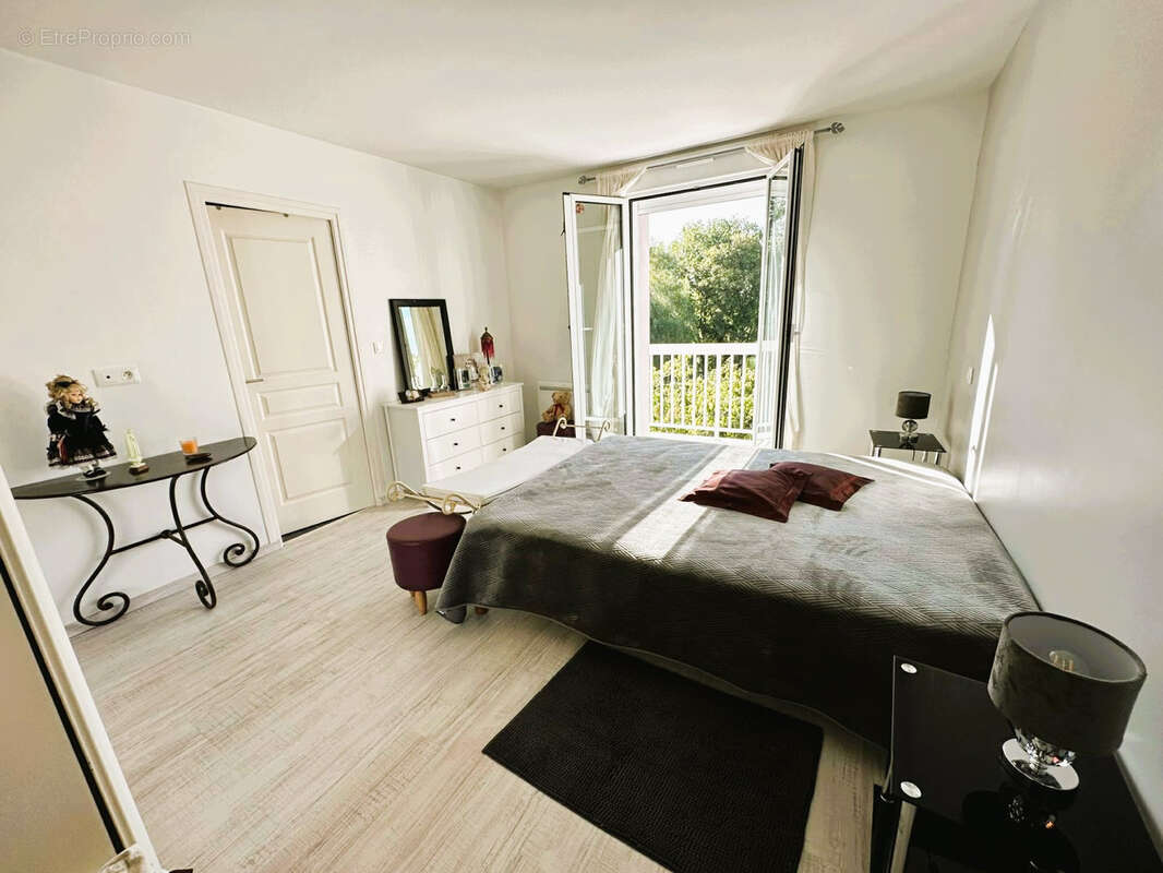 Propriete avec dependance et piscine - photo 12