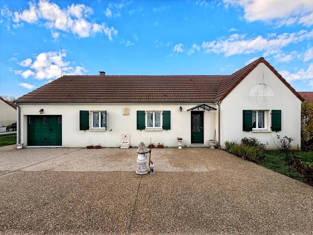 Photo 1 - Maison à CHAMBEUGLE