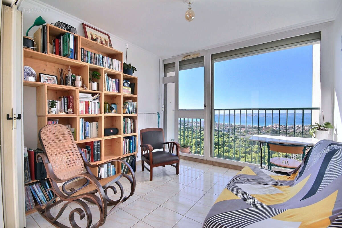 Appartement à MARSEILLE-8E