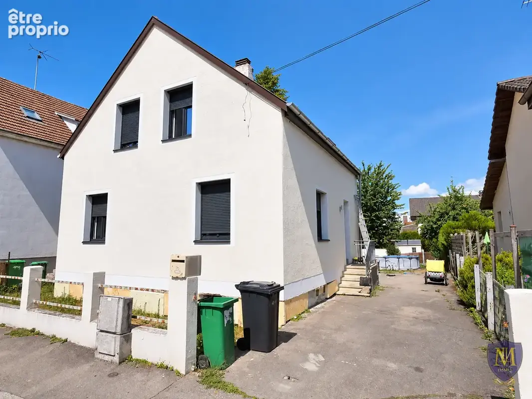 Saint-louis proche centre maison 5 pièces sur 4,20 ares de terrain - photo 4