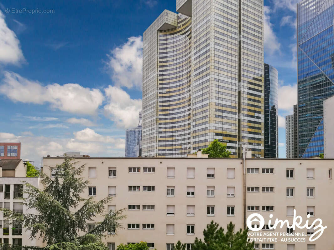Appartement à COURBEVOIE