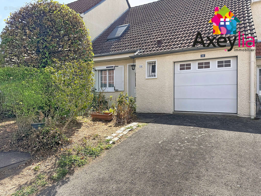 A vendre - mably - maison avec trois chambres, bureau, garage et terrain - photo 2