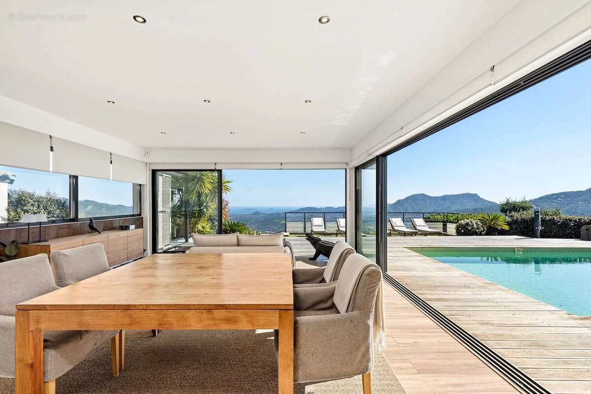 Maison à LES ADRETS-DE-L'ESTEREL