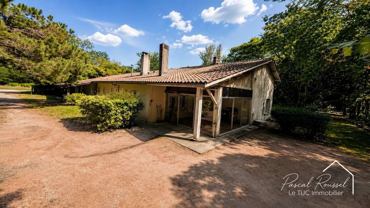 LONGERE DE CARACTERE-270 m2-3,5 hectares de bois-Dépendances - photo 9