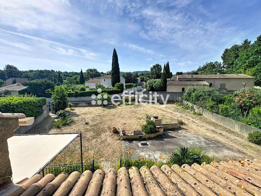 Maison 132 m² à Saint-Remy-De-Provence  - photo 19