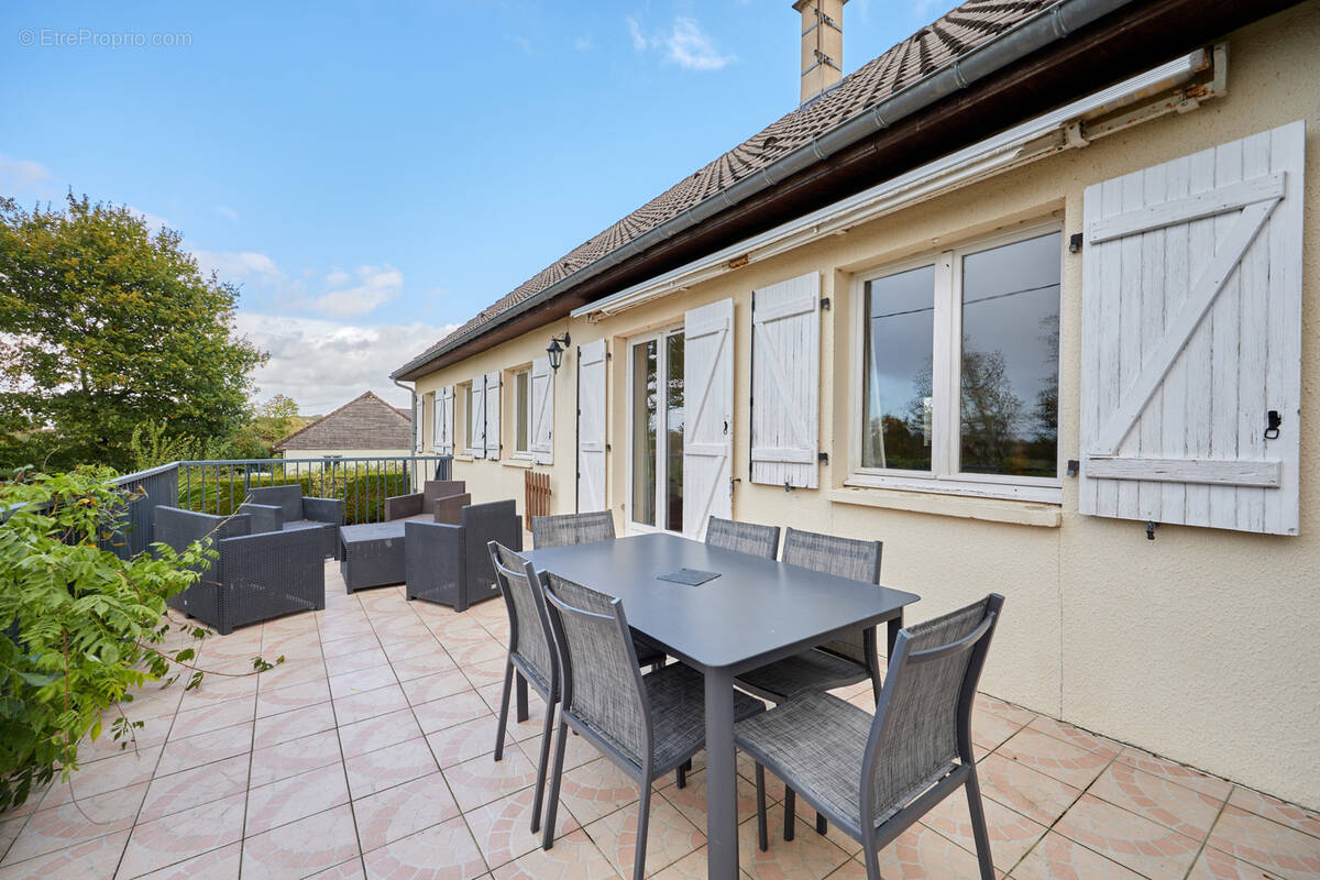 Maison à SAINT-PIERRE-SUR-DIVES