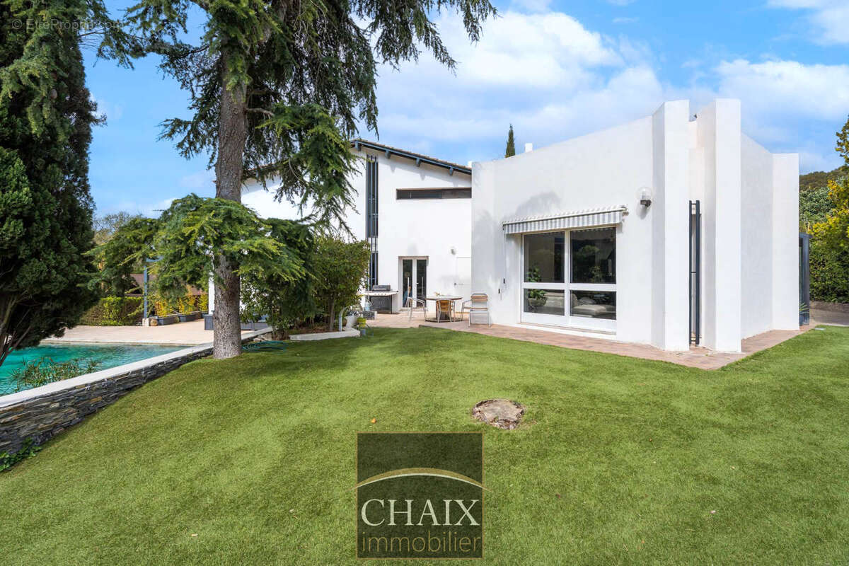Contemporaine et charme dans un écrin de verdure - photo 4