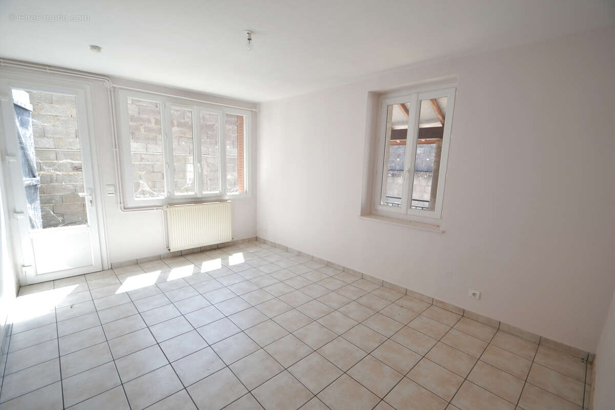 EFFIAT, axe Vichy-RIOM, maison T3 - photo 3