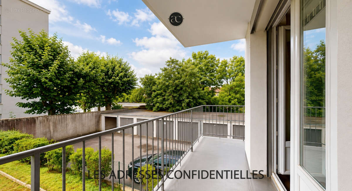 Tassin-la-Demi-Lune   Appartement 3 pièces de 72 m2   Garage inclus - photo 10