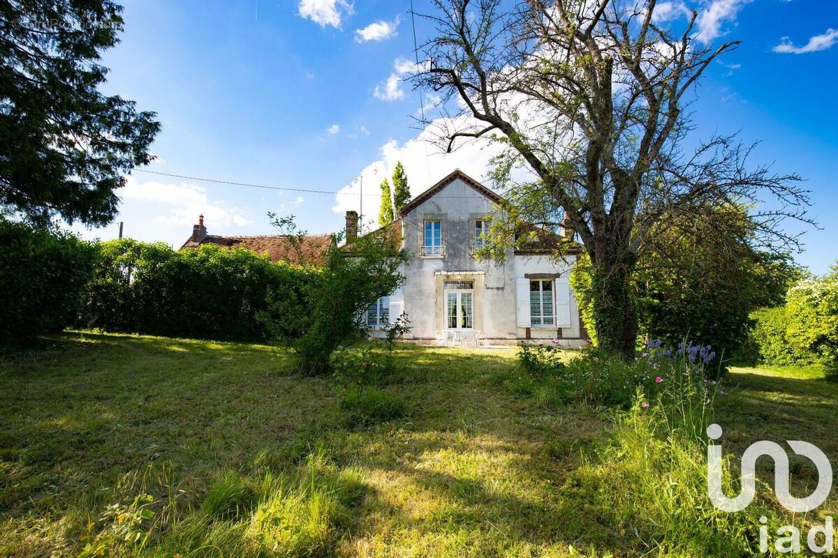 Photo 1 - Maison à VOISINES