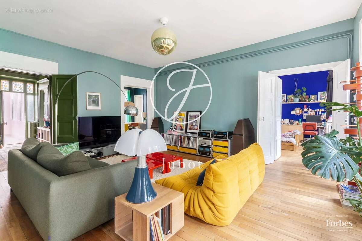 Appartement à PARIS-9E
