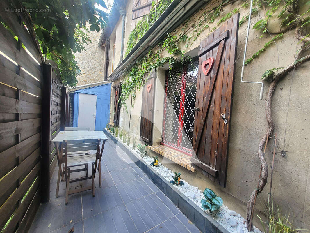 Maison à PRESLES