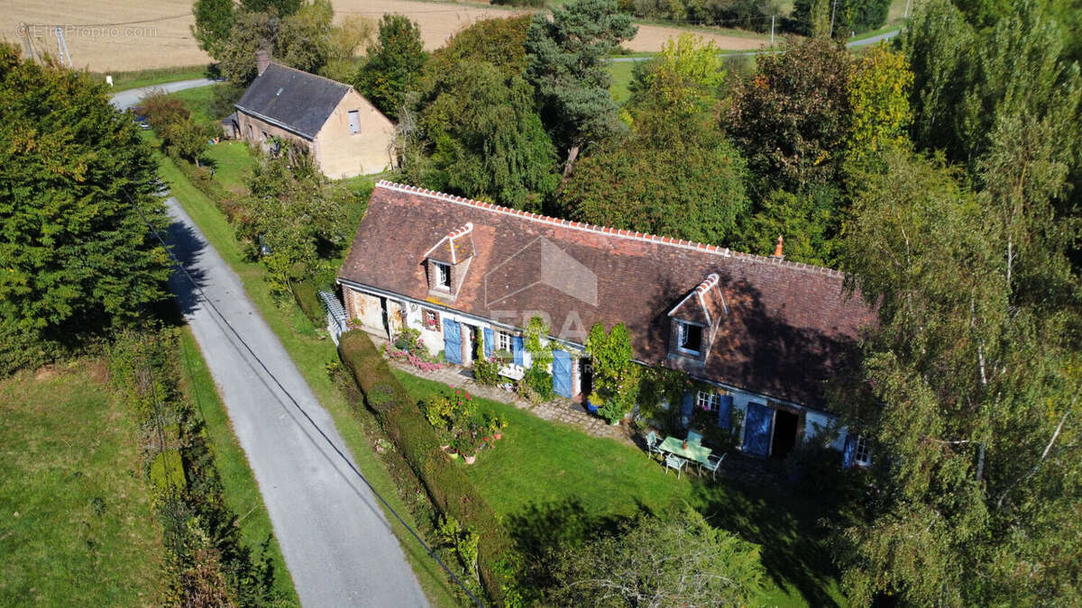 Maison à THIRON-GARDAIS