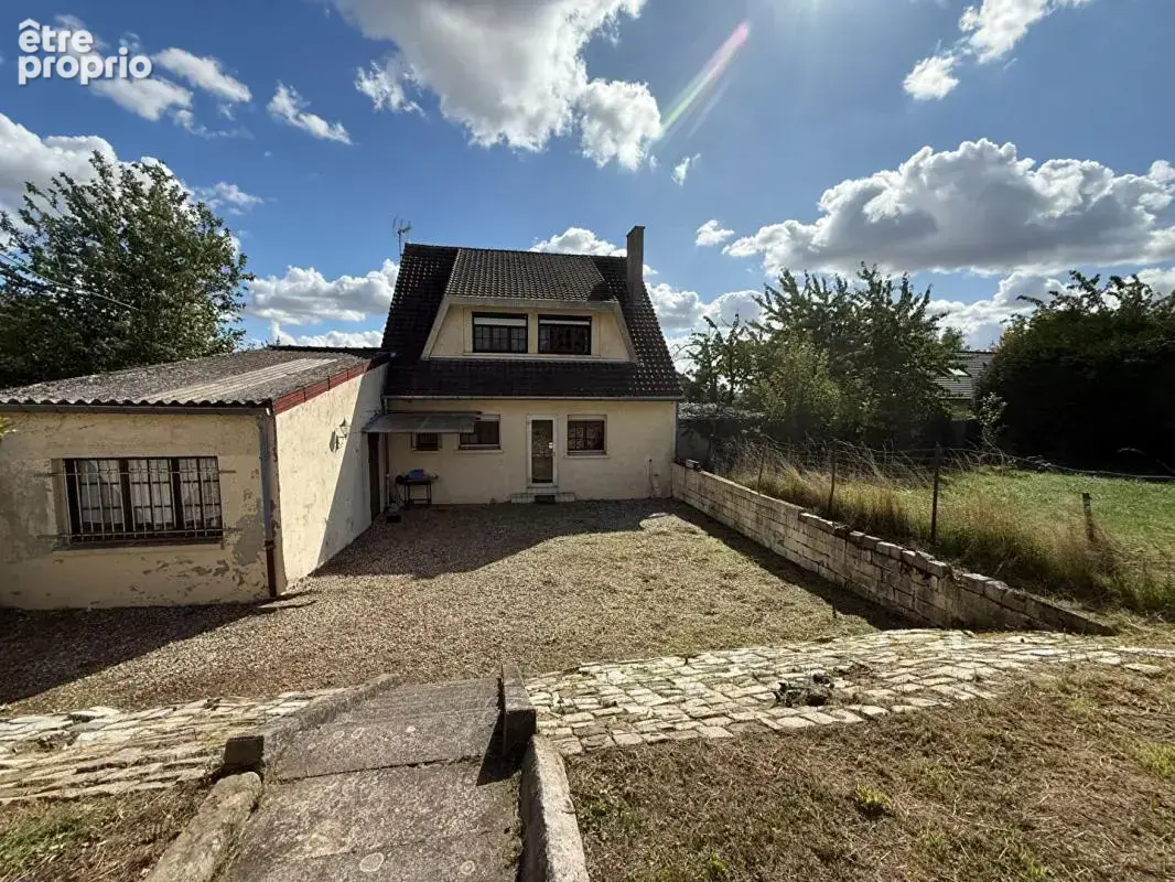 Maison à FAMPOUX