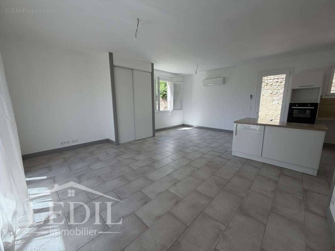 Maison de ville avec jardin, puits et garage - photo 8