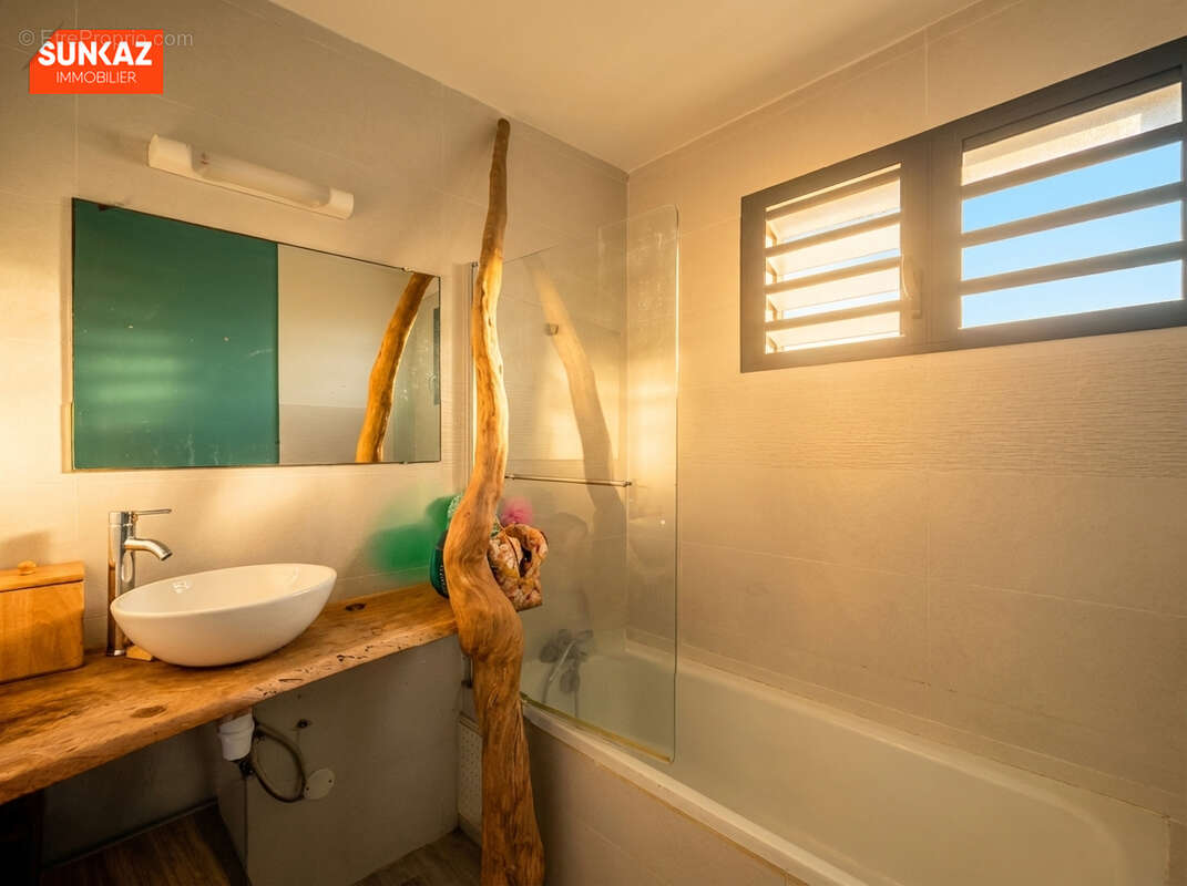 Maison à PETITE-ILE