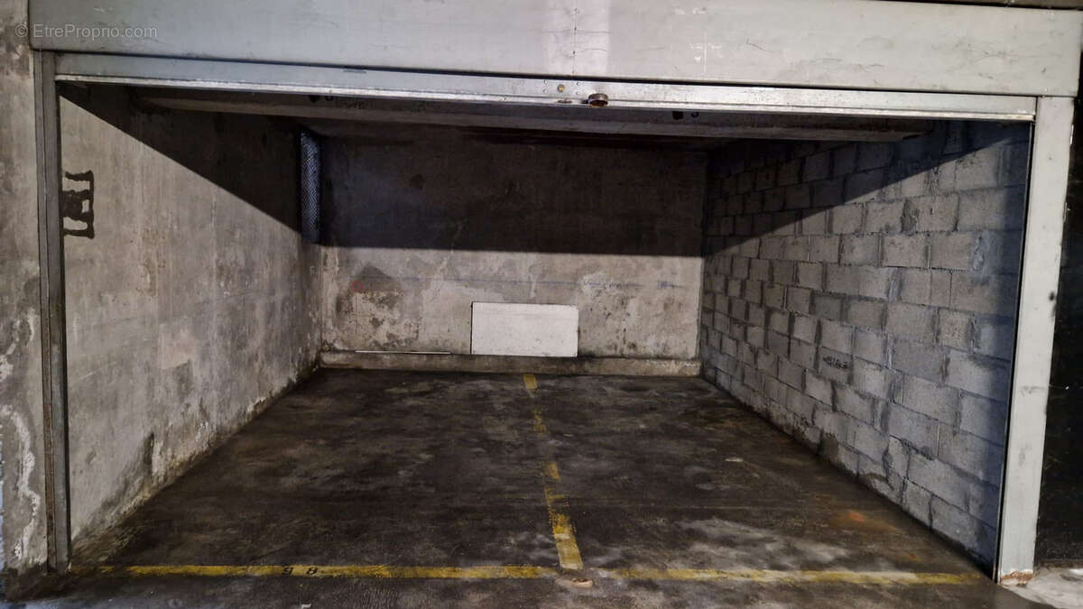 Parking à SAINT-DENIS
