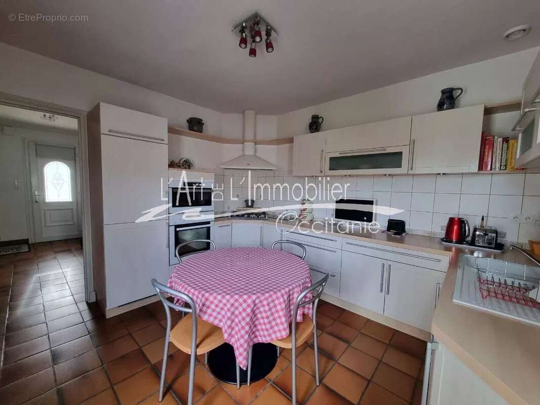 Maison à LA SALVETAT-SAINT-GILLES