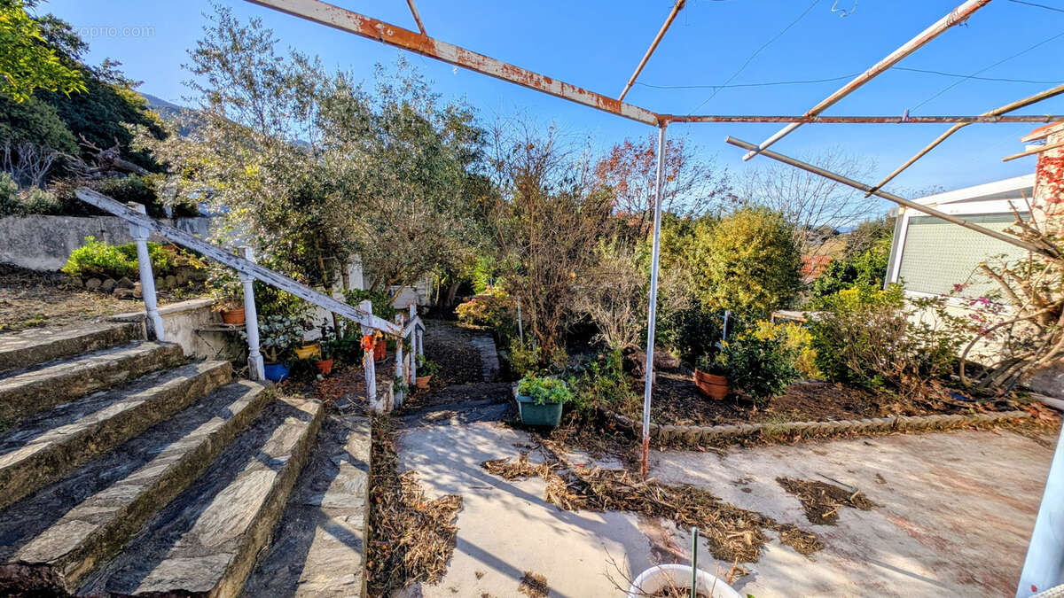 Maison à LAROQUE-DES-ALBERES