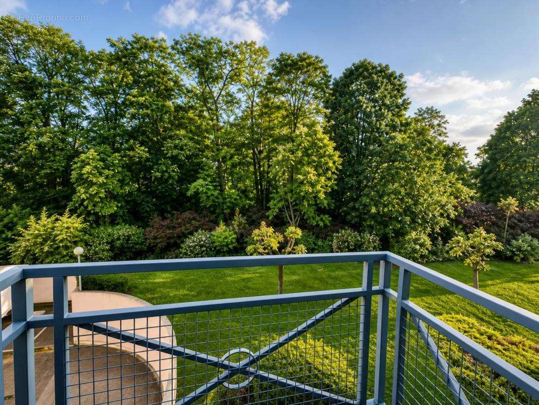 À vendre – Appartement 3 pièces de 73 m² à Garges-lès-Gonesse - photo 12