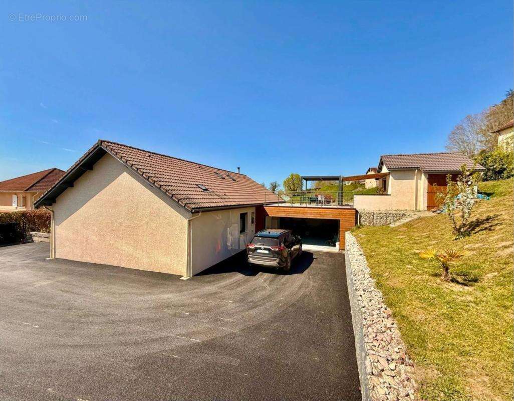 Maison à SAINT-GENIX-SUR-GUIERS