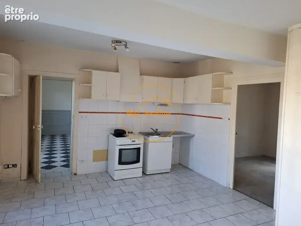 Maison de village avec dépendances et beau potentiel d’aménagement - photo 3