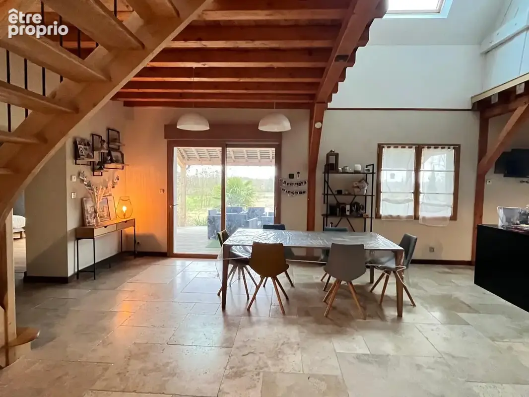 Luynes bourg - propriété de charme de 210 m2 sur un parc de 4 000 m2   5 chambres - photo 4