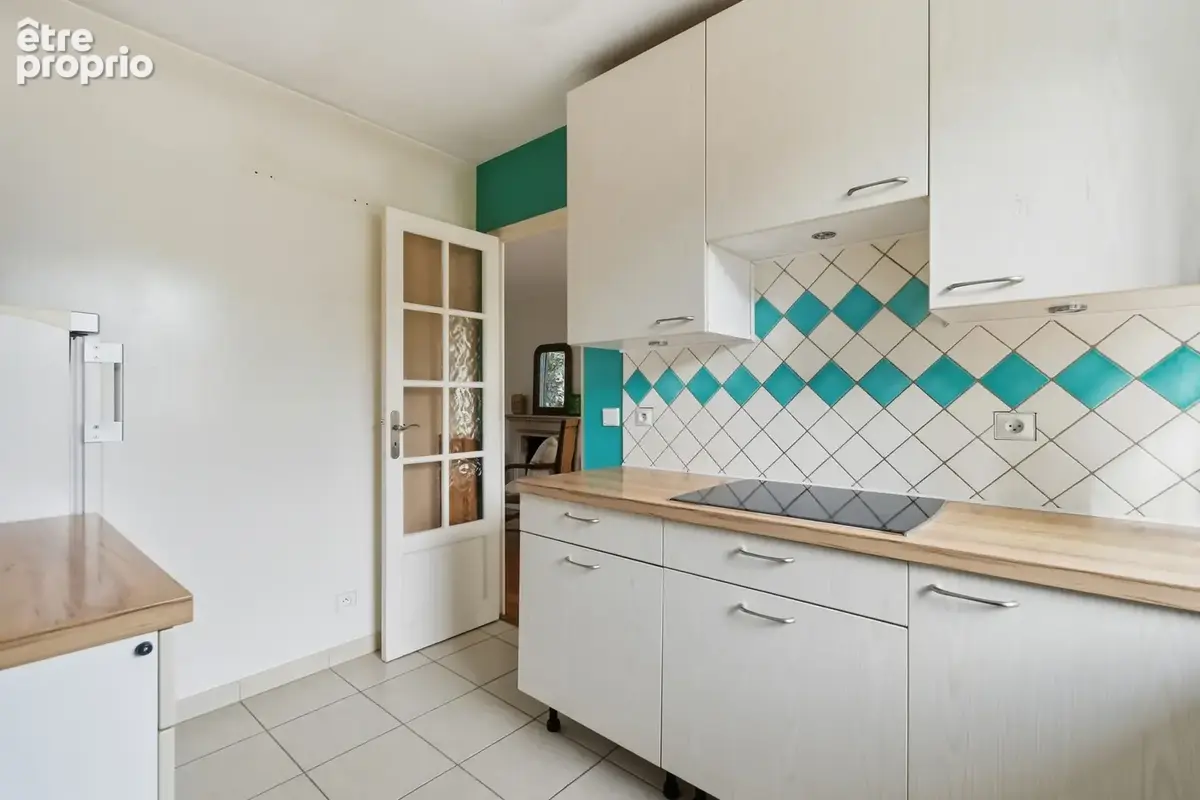 Maison familiale - 215 m2 au sol -5 ch -  jardin de plain pied - dpe d - photo 10