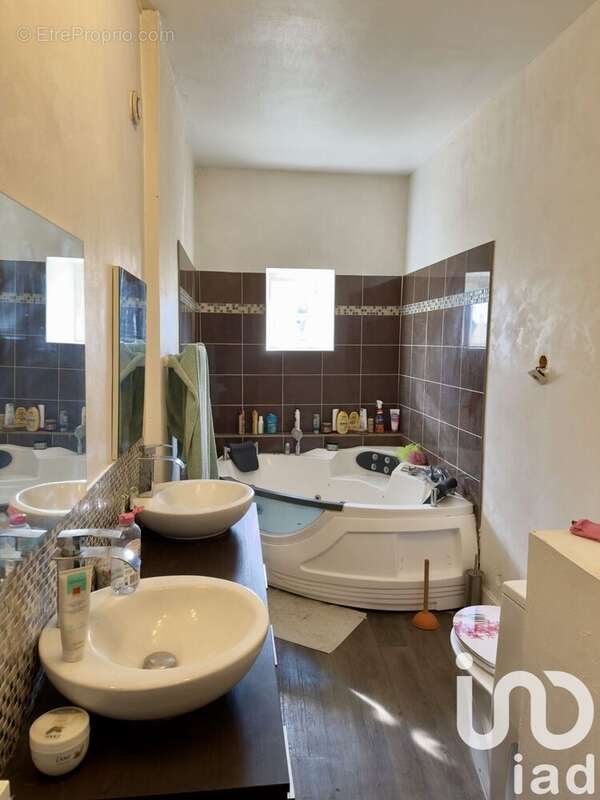 Photo 9 - Appartement à SALORNAY-SUR-GUYE