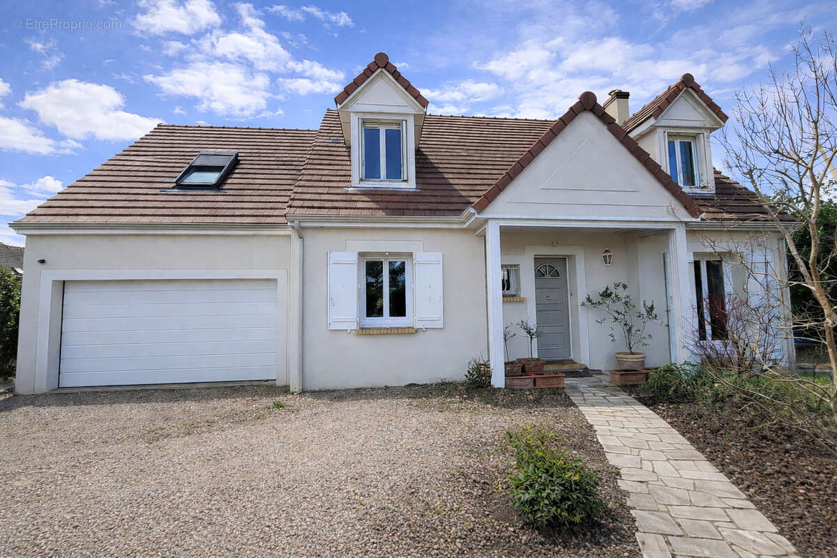 Maison à MAGNY-LES-HAMEAUX