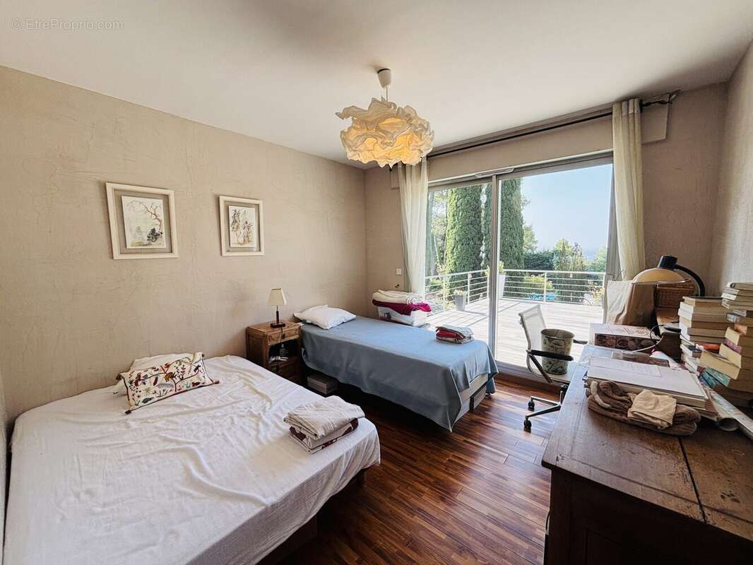 Maison 228 m² à Peyrins  - photo 9