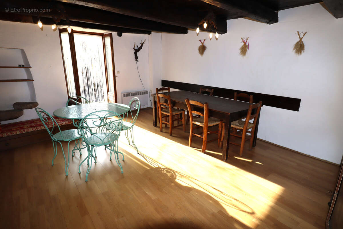 Maison à THORAME-BASSE