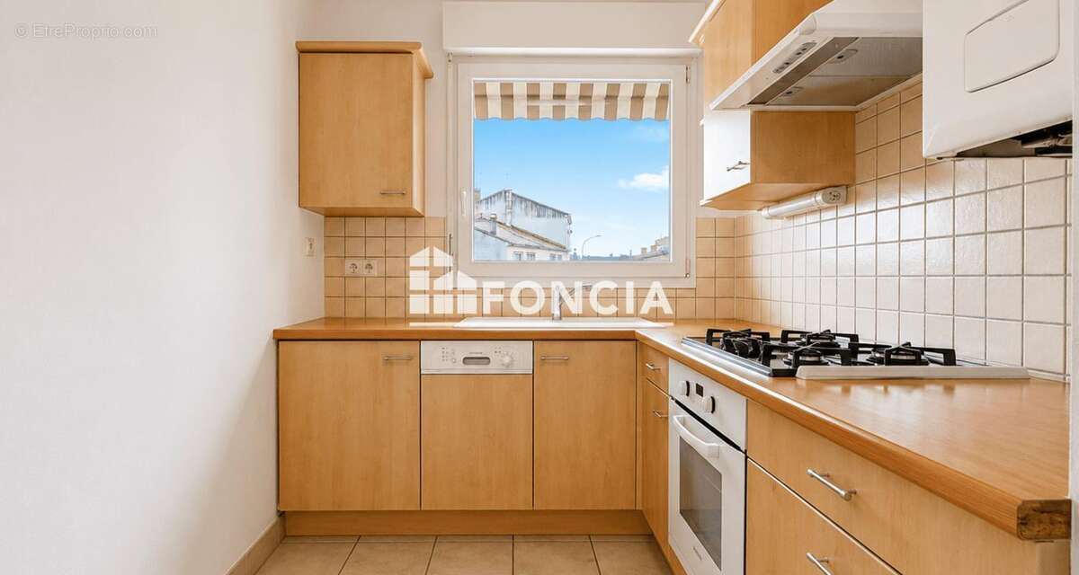 À vendre – Superbe T2 de 50 m² joliement rénové – Résidence Saint-Exupéry à Agen - photo 4