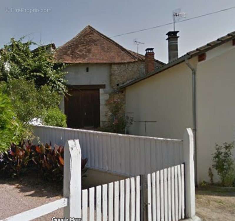 Commerce à SAINT-PARDOUX-LA-RIVIERE