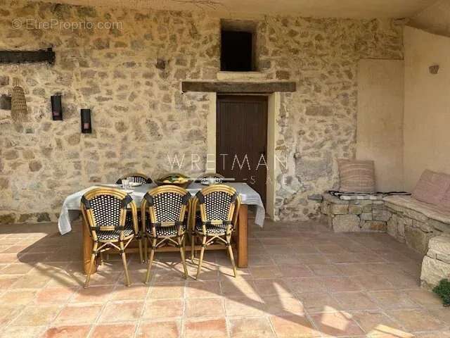 Appartement à MONTAUROUX