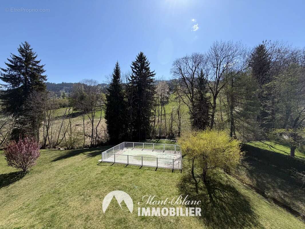 Appartement à DEMI-QUARTIER