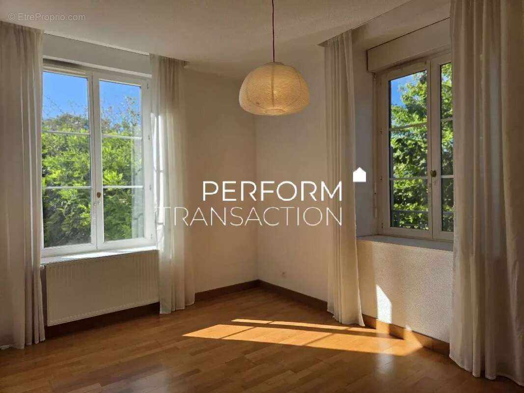 Appartement à POISAT