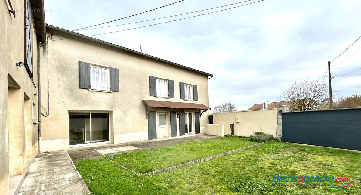 façade 1  - Maison à AVANTON