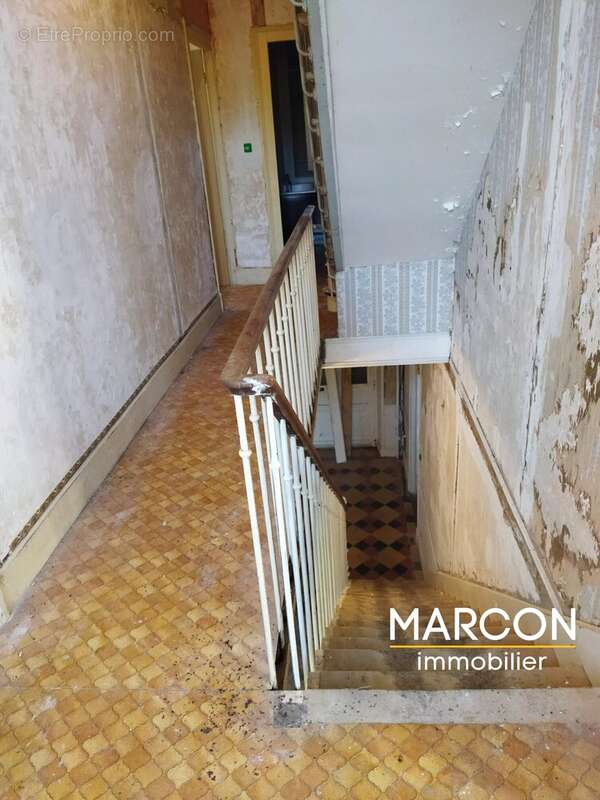 Maison à BONNAT