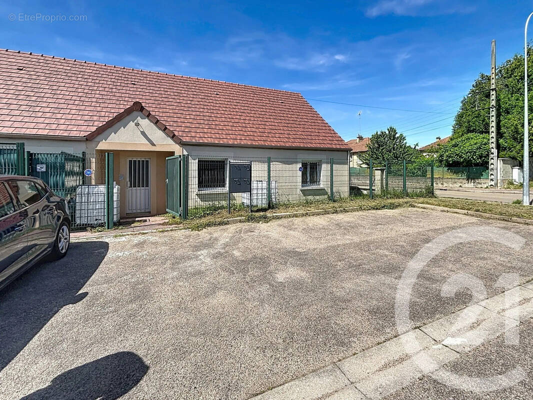 Maison à CHENY