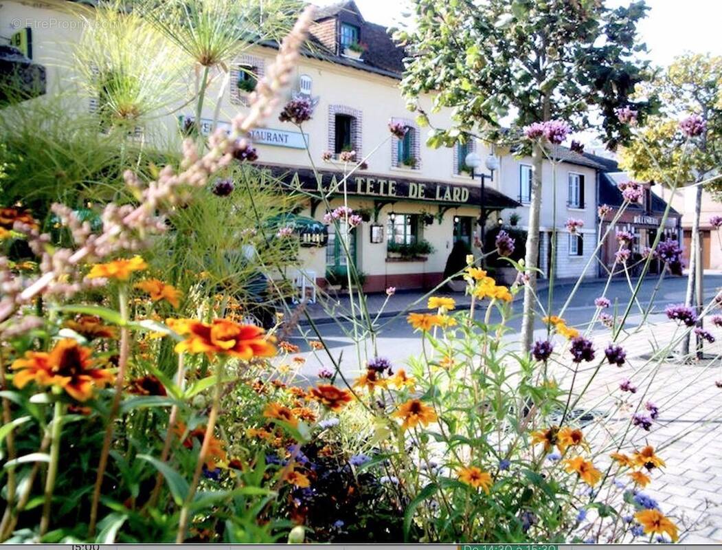 Autre à LA FERTE-IMBAULT