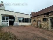 Commerce à MAINVILLIERS