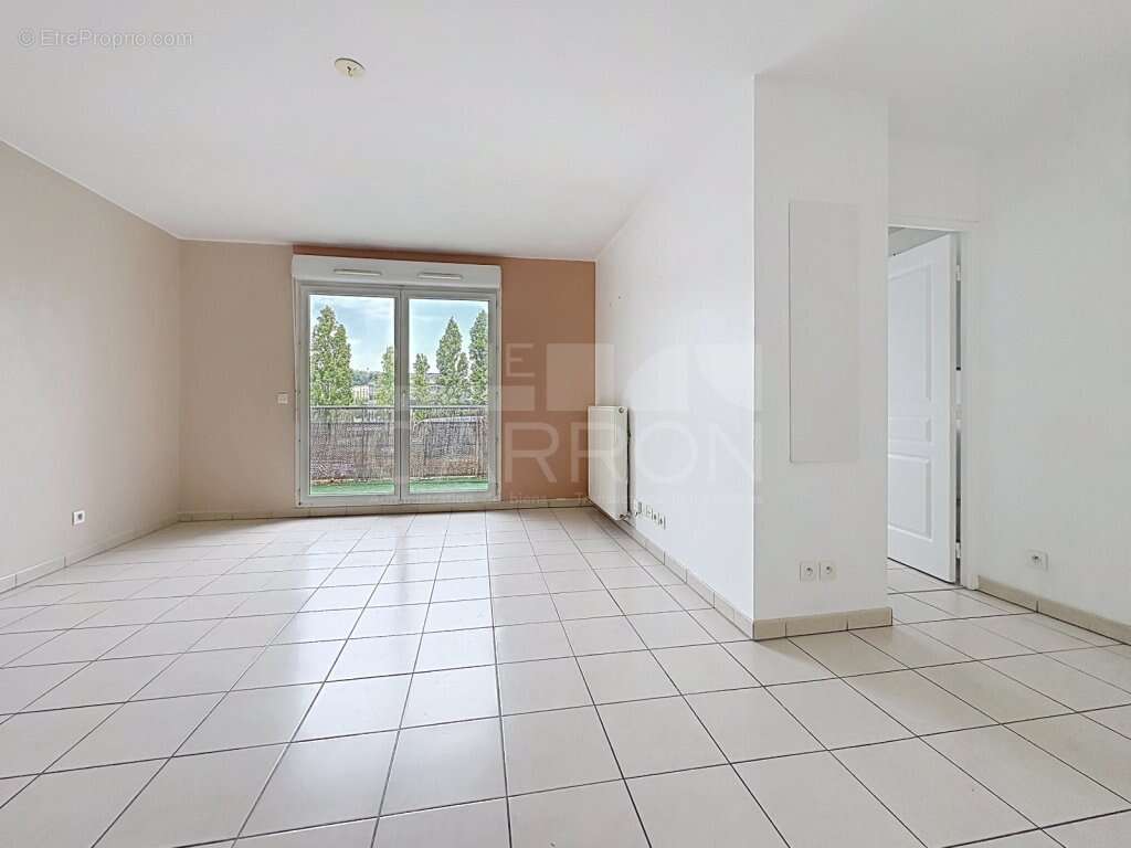 Lyon 9 vaise industrie t3 68m² terrasse garage 289000€ - photo 4
