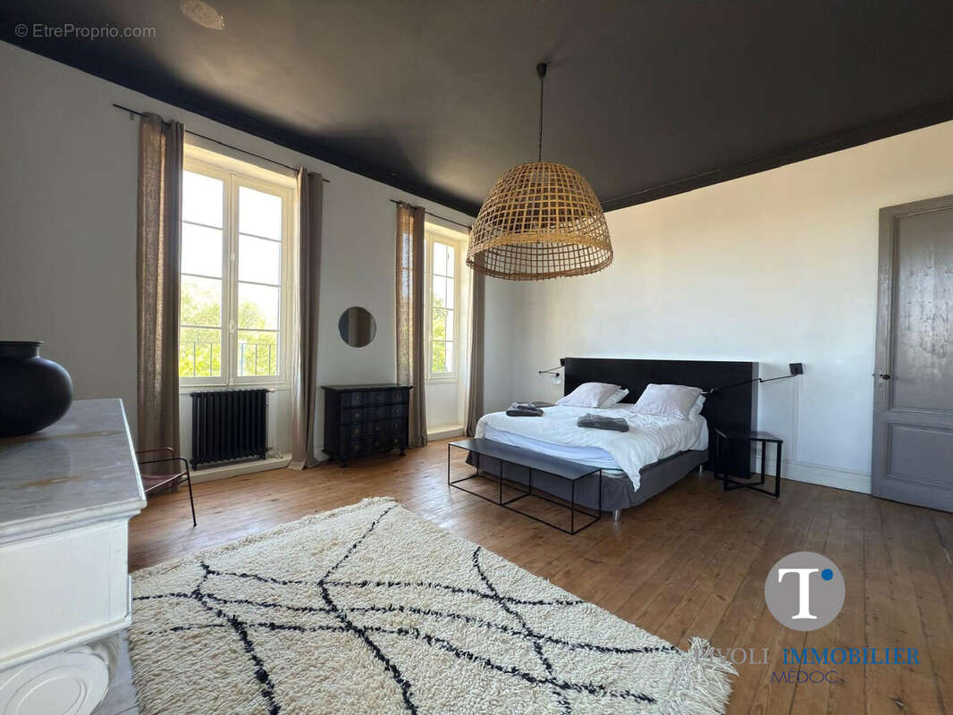 Maison à SAINT-CHRISTOLY-MEDOC