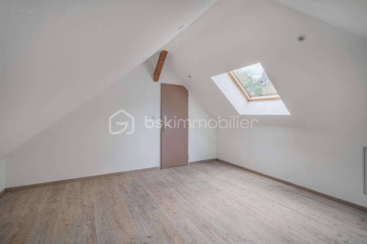 Appartement à VAULX