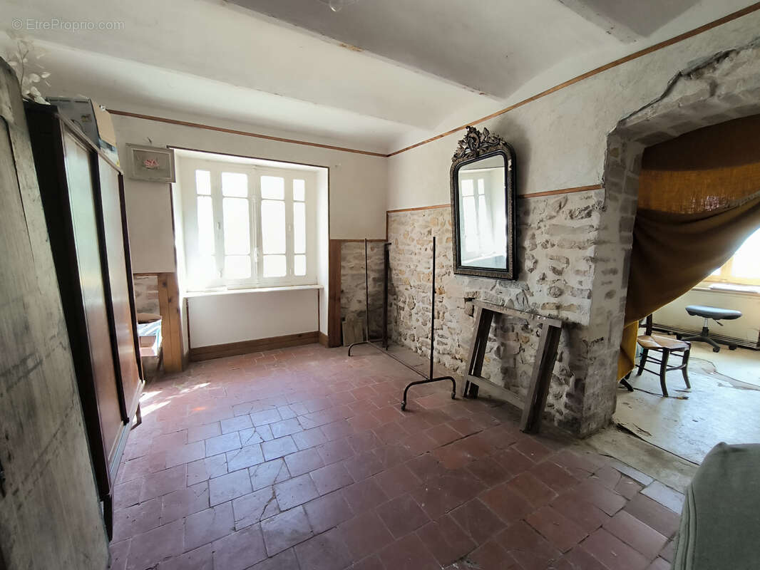 Maison de caractère avec jardin arboré de 1 150 m2   Centre de Saint-Christol-lès-Alès - photo 4