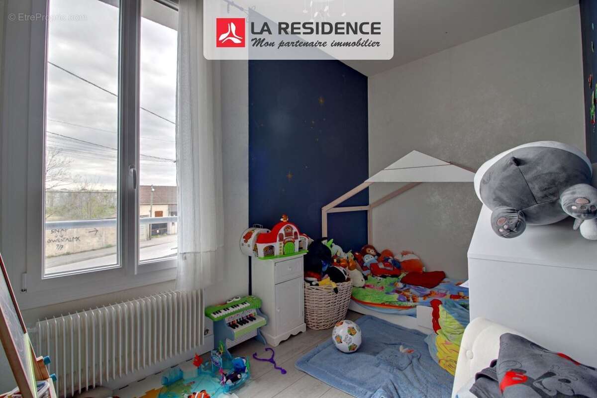 Maison à LES MUREAUX