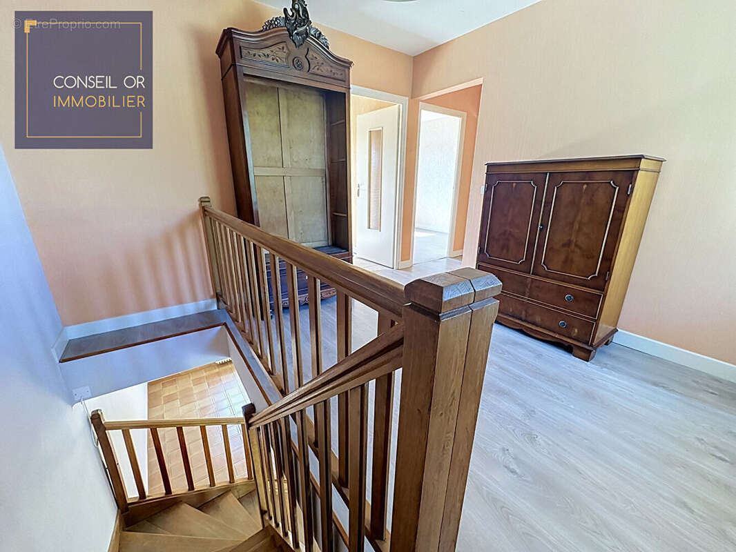 Maison Saint Genis Laval 4 pièce(s) 165 m2 - photo 8